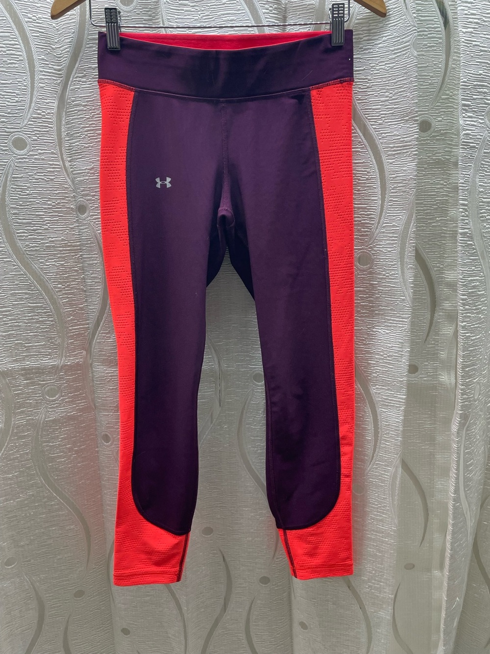 Under Armour HeatGear‎ Compression Leggings Womens Medium Purple Orange 1305431